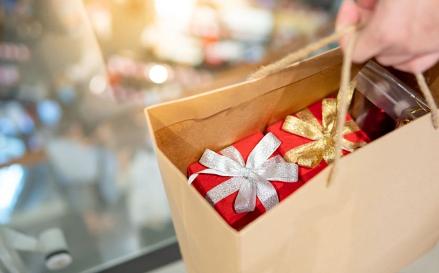 Kiwis tightening wallets as cost pressures hit holiday spending plans