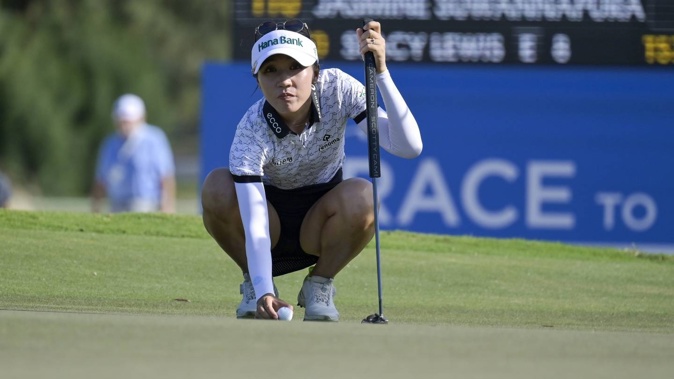 Lydia Ko prepares to putt on the 18th green during the first round of the LPGA Drive On Championship golf tournament at Bradenton Country Club. Photo / AP
