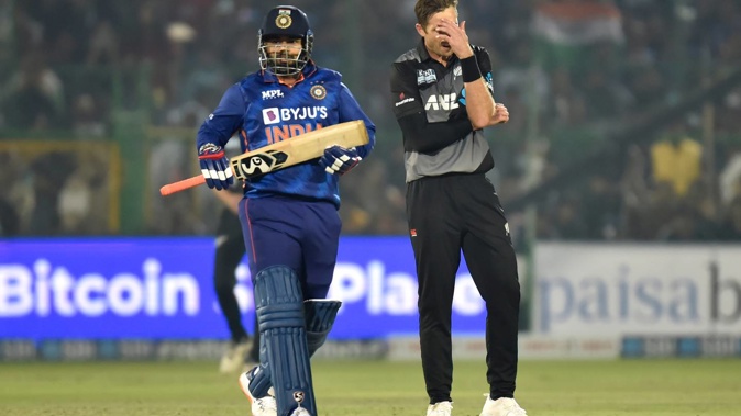 Tim Southee reacts after a dropped catch from Trent Boult. (Photo / Getty)