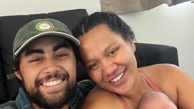 Lucio Matthews, 19, with partner Sapphron Jackson, 18, who gave birth to Percí Luau Jackson-Matthews at Waitakere Hospital at 12.22am on January 1, 2022. (Photo / Supplied)