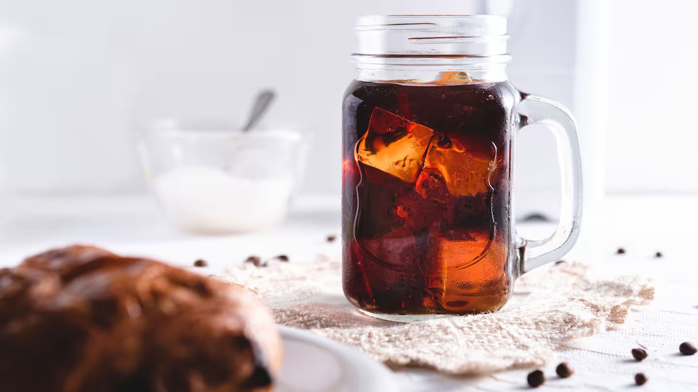 Why are more Kiwis drinking iced coffee? 