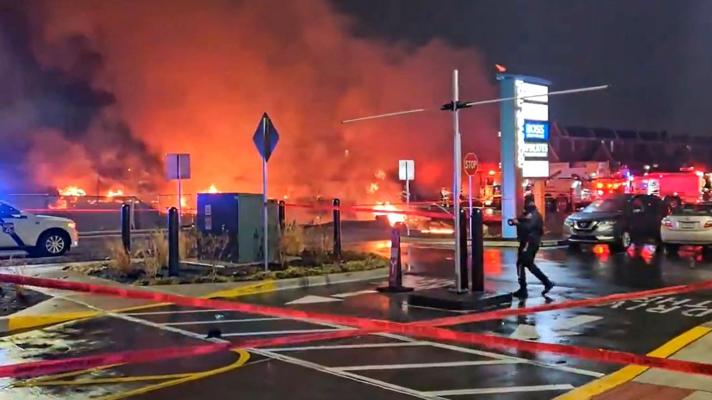 An aircraft crashed in Northeast Philadelphia, Pennsylvania sparking a large fire in a built-up neighbourhood. Photo by @lika_3639 / AFP