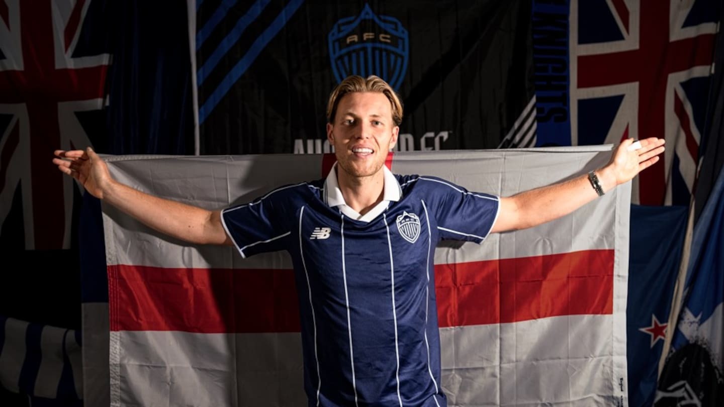 Auckland FC's English import Sam Cosgrove on his move to New Zealand and summer football