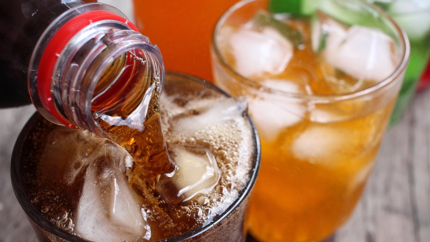 If the proposal goes ahead, primary schools would only offer healthy drinks to their students. (Photo / 123rf)