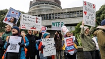 "Going backwards": Hipkins backs teachers strike over Govt pay offer