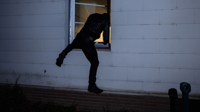 Neil Thomas Gascoigne broke the windows of two of his neighbours' houses to gain access and burgle them. Photo / 123RF