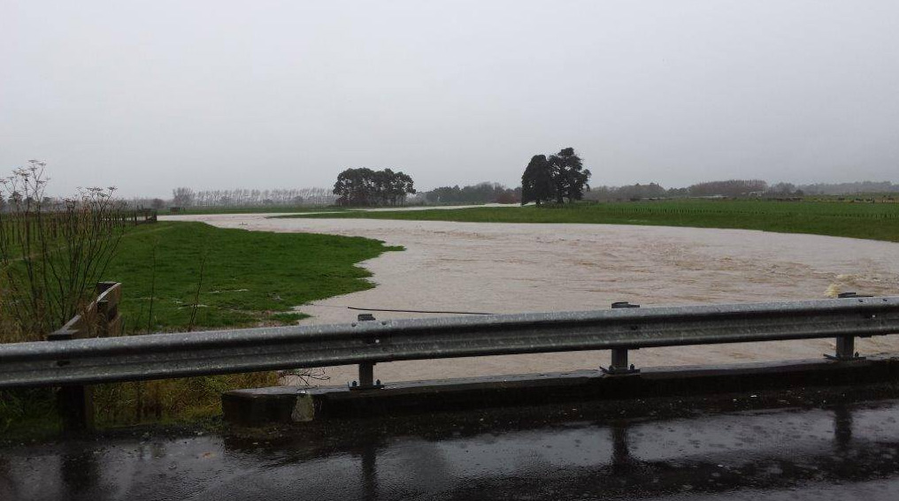 Mangaone Stream Flygers Line Heading Towards Mangaone Spillway, Palmerston North. (Civil Defence)