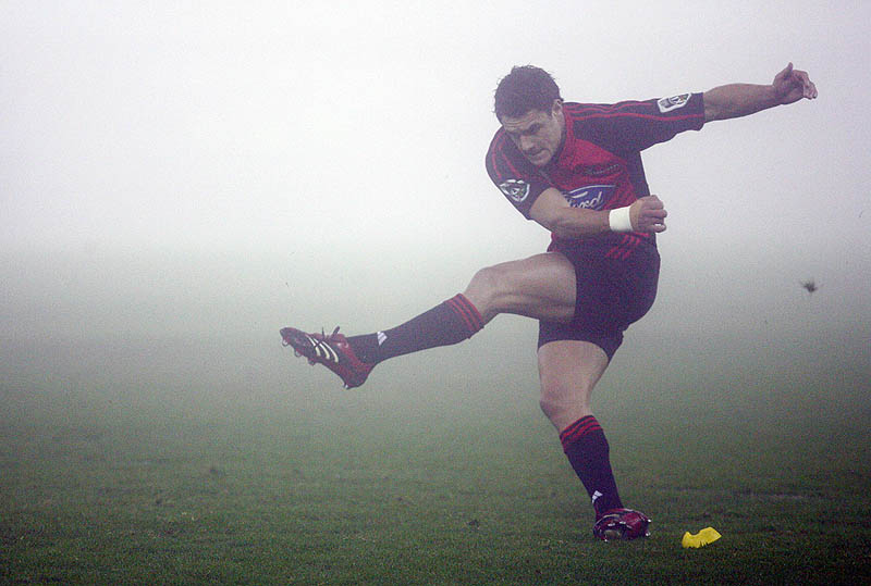Dan Carter gave the Crusaders the lead at halftime with two penalties. 