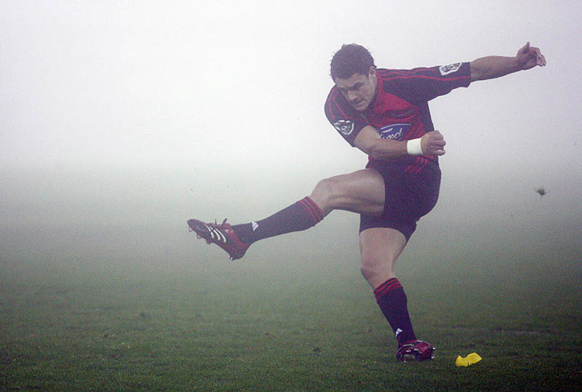 Dan Carter gave the Crusaders the lead at halftime with two penalties.