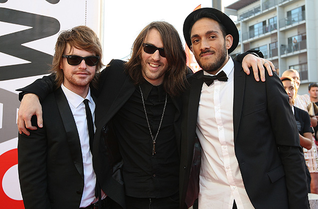 Clap Clap Riot + Buzz Moller - Back In To Your Life (written by Dave Rowlands/Stephen Heard/ Andrew Moller)