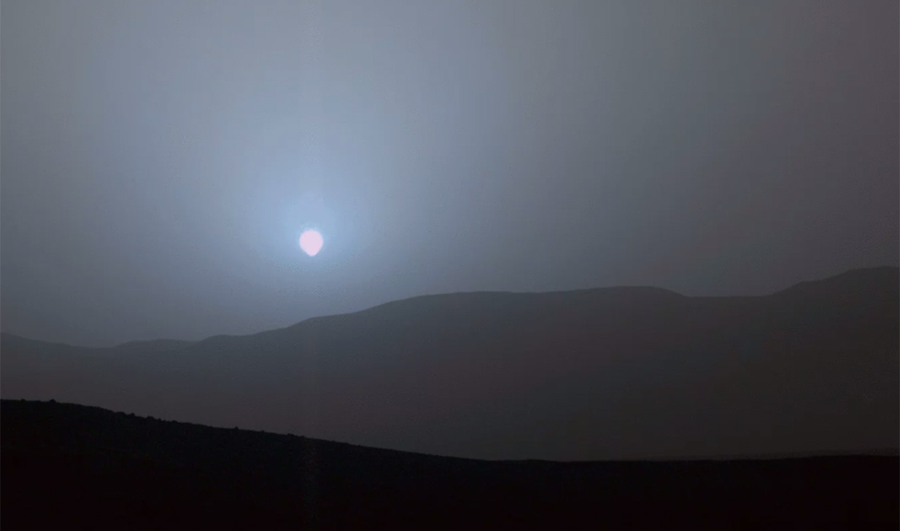 NASA's Curiosity Mars rover recorded a Martian sunset at the close of the mission's 956th Martian day, or sol, on April 15, 2015 from Gale Crater.