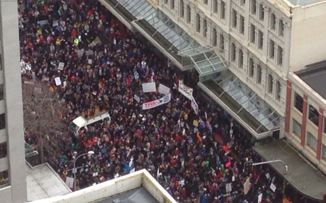 Thousands urge govt. to ditch TPPA