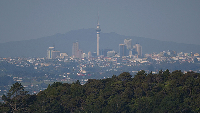 A haze of smog over Auckland (Getty Images)