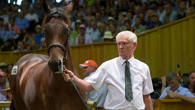 Sir Patrick Hogan and lot 102 - the last yearling from Zabeel out of Organdy (Getty Images)