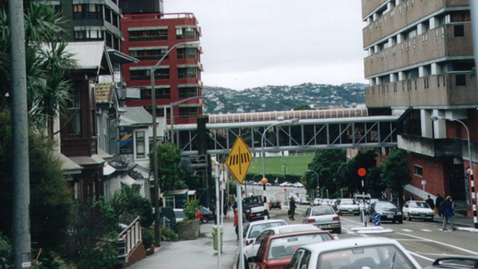 The public have been urged to avoid Kelburn Parade after bomb scare (Wikimedia)