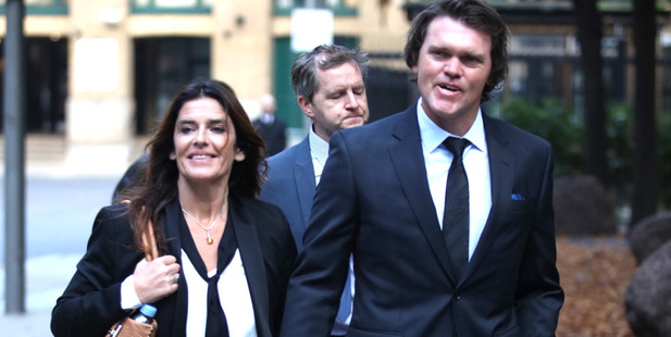 QC for Chris Cairns accused Lou Vincent of implicating his client to avoid prosecution.
