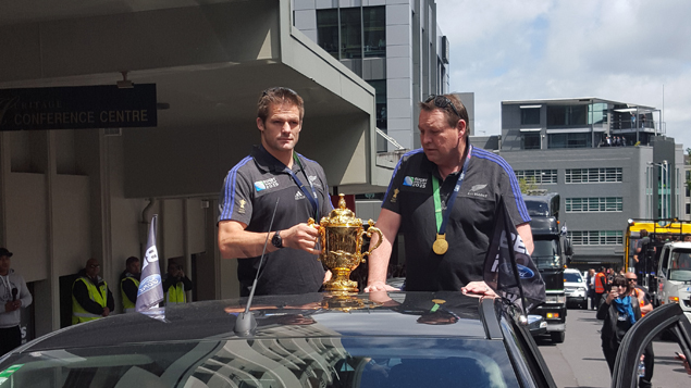 Richie McCaw and Steve Hansen with the trophy (Adam Cooper) 