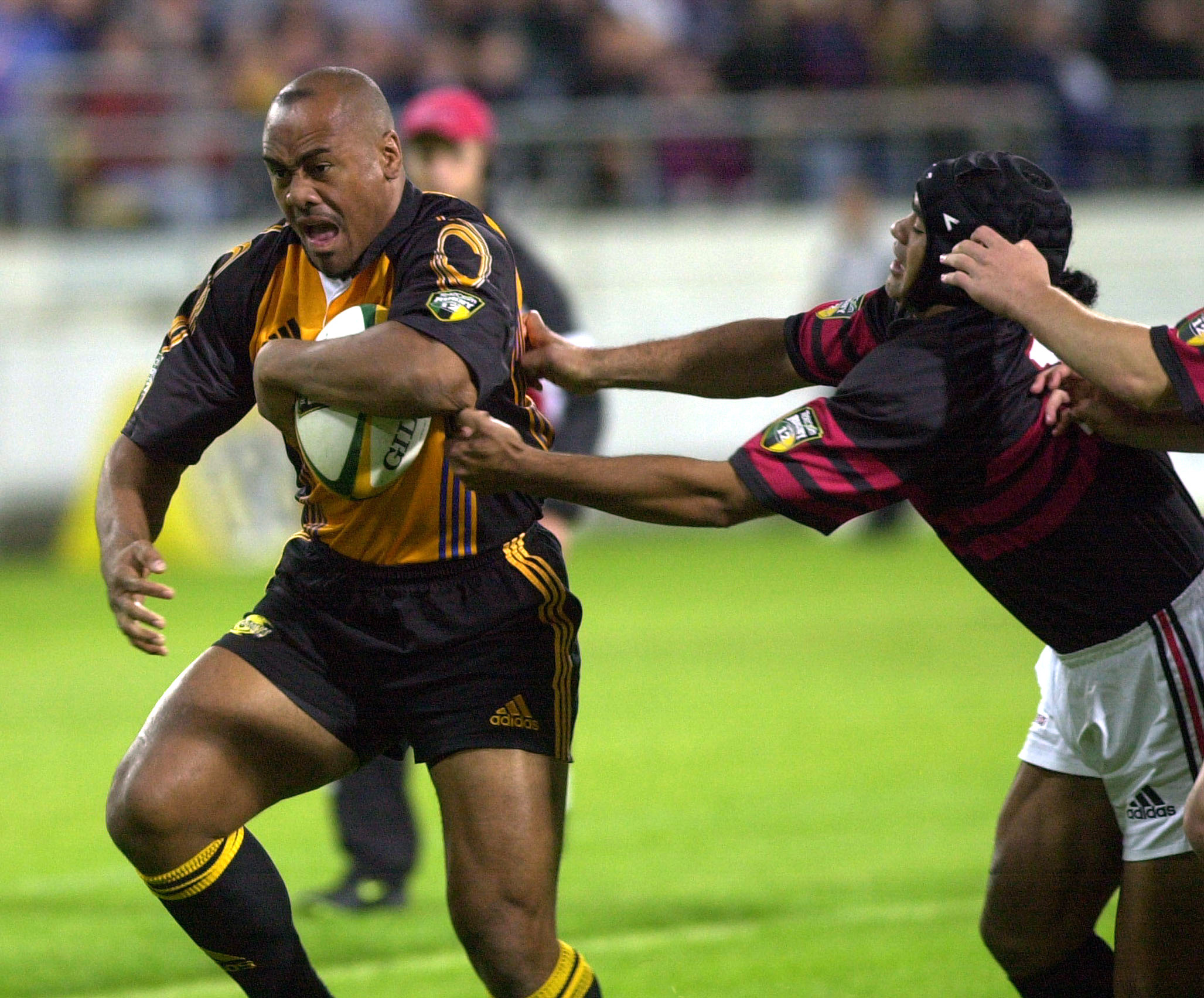 Lomu played much of his domestic rugby for the Hurricanes and Lions. 