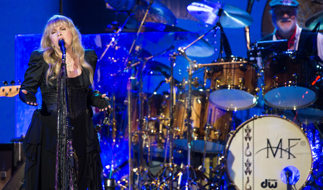 Stevie Nicks of Fleetwood Mac performs (Getty Images) 