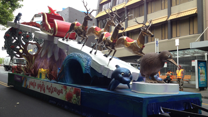 2015 Santa parade float (Photo / Natasha Jojoa Burling)