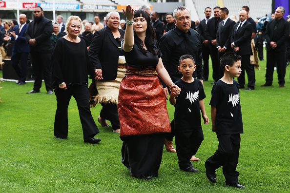 Nadene Lomu thanks the crowd with her two sons Brayley Lomu and Dhyreille Lomu
