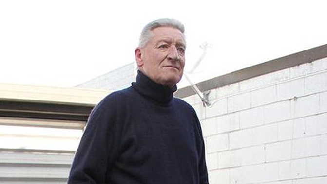 Comedian Jon Gadsby has died following a battle with cancer (NZ Herald)