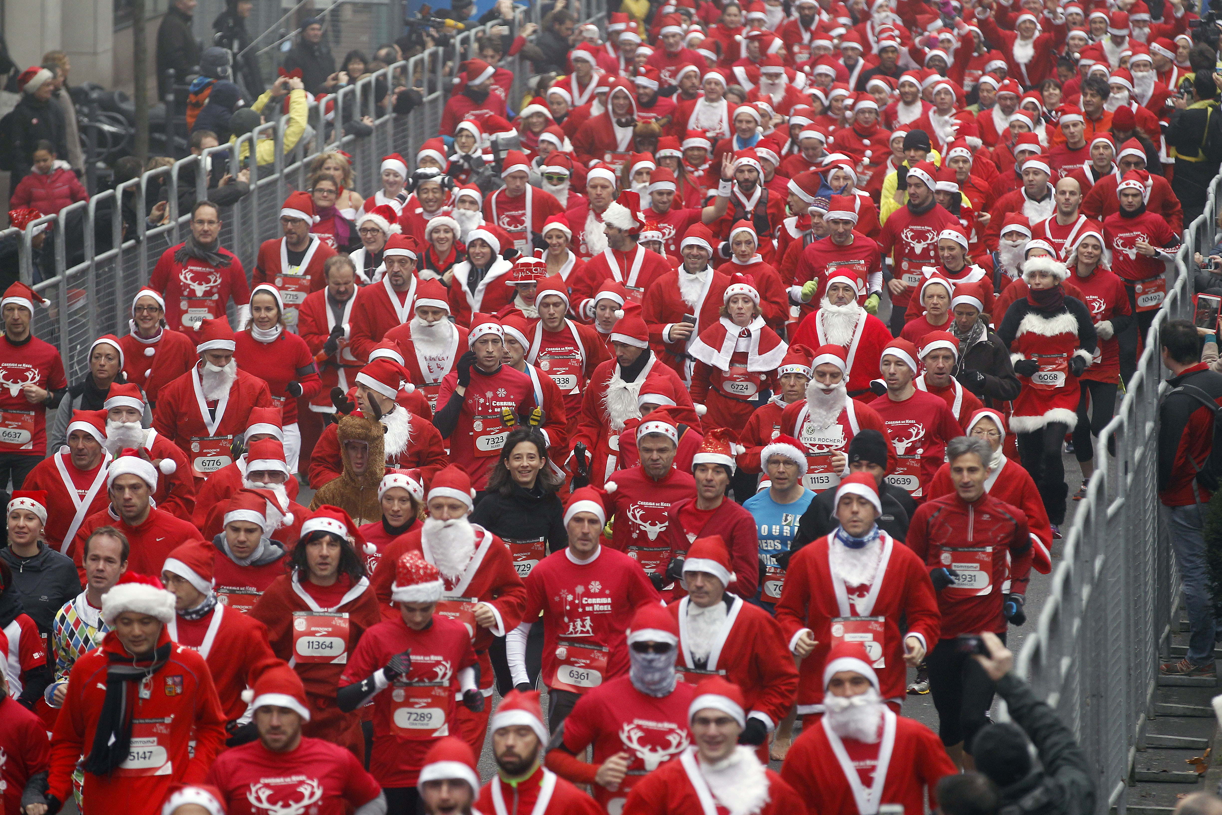 The annual Santa run in Issy-Les-Moulineaux, France 