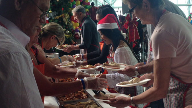 Christmas lunch being served at the Auckland City Mission (Gia Garrick) 