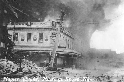 Hastings St on fire (Te Ara) 