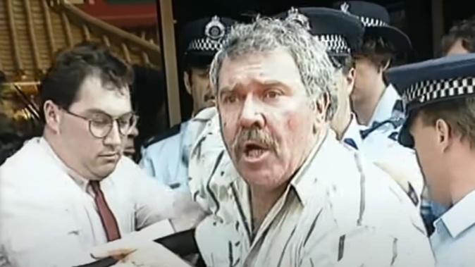 Jack Karlson, the man who was famously wrongly arrested outside a Brisbane restaurant after eating a "succulent Chinese meal", has died of cancer after being diagnosed recently.