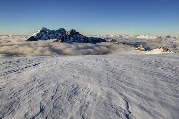 Mount Tutoko (Twitter).