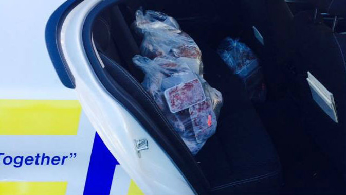 Meat packs handed out by Te Awamutu Police (Te Awamutu Police Facebook).