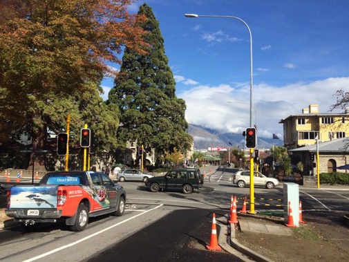 Queenstown's first traffic light-controlled intersection at the junction of Ballarat and Stanley Streets on State Highway 6A. (Twitter/@craigmclachlan3)