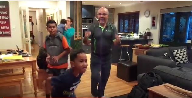 Maori Party co-leader Te Ururoa Flavell does the Running Man Challenge with his family (Youtube).