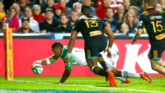 Waisake Naholo scoring for the Highlanders against the Chiefs (Getty Images)