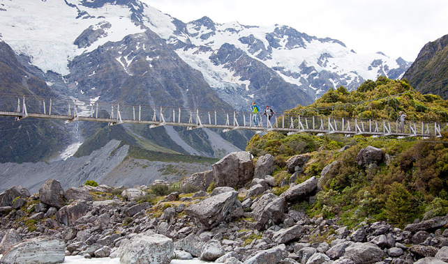 Walkers on the Hooker Track near Mt Cook (Getty Images) 