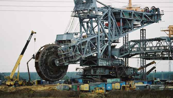 File photo of mining machinery (Stockxchng)