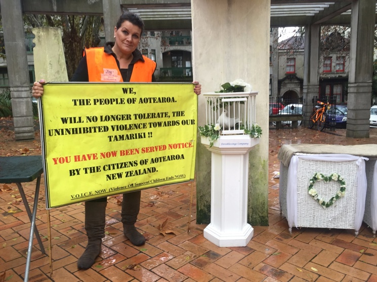 Auckland organiser Jin Perkinson (Alicia Burrow)