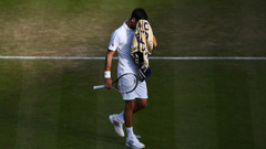 Novak Djokovic looks dejected (Getty Images) 