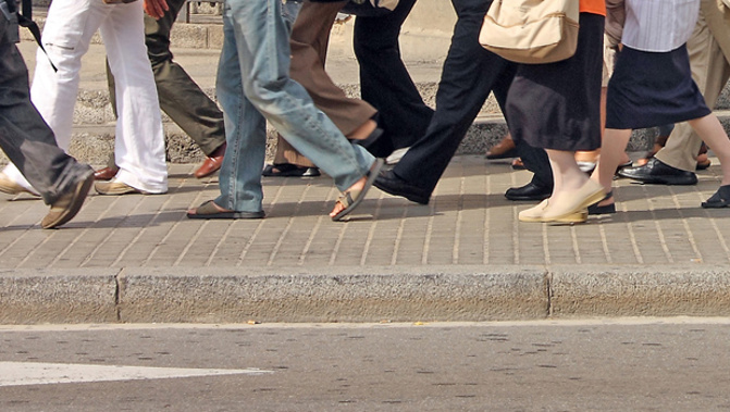 Dr Lester Levy says walking or cycling to work could see us be five kilos lighter (Stock Xchng).