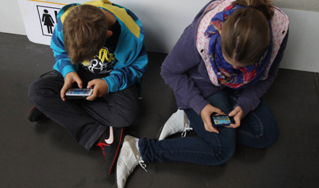 Rachel Smalley says there are significant risks in the Ministry of Education proposal to give kids the option to be educated online (Getty Images)