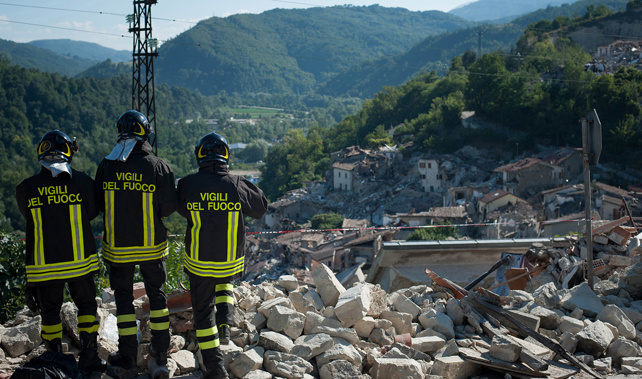 Rescue efforts and rubble in the village of Pescara del Tronto (Getty Images) 