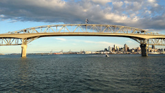 Auckland Harbour Bridge (Edward Swift)