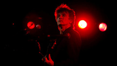 Neil Finn of Crowded House playing at the Kings Arms (Dean Purcell)