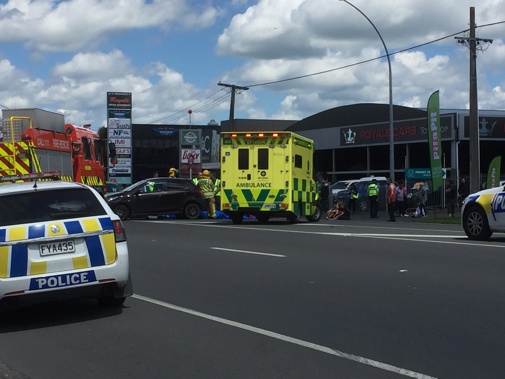 The crash on Greenwood St, Hamilton. (NZ Herald)