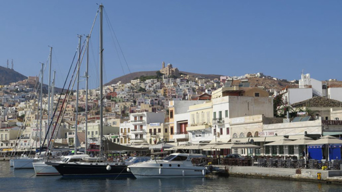 Syros' waterfront (Mike Yardley).