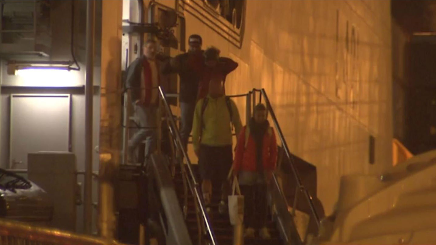 Hundreds of evacuees from quake-stricken Kaikoura have arrived safely at Lyttelton aboard the HMNZS Canterbury. Photo / Christchurch City Council Newsline