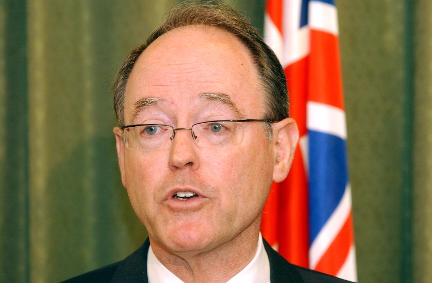Soon after the election, he was rolled as leader by former Reserve Bank Governor Don Brash. During that period English continued to hold a high ranking among the National caucus. 