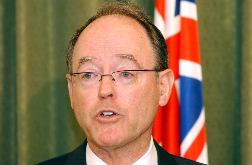 Soon after the election, he was rolled as leader by former Reserve Bank Governor Don Brash. During that period English continued to hold a high ranking among the National caucus.