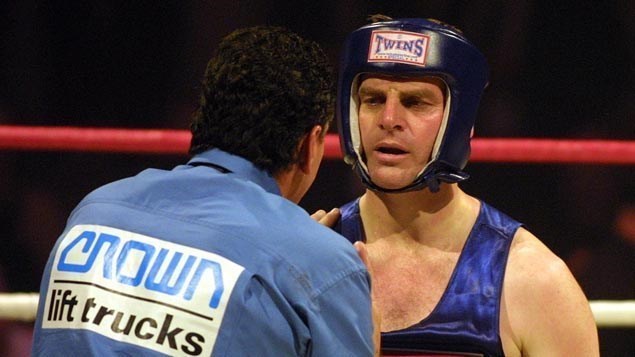 His leadership never caught on among the public, despite English's efforts to build a profile, which included boxing in a Fight for Life event. 